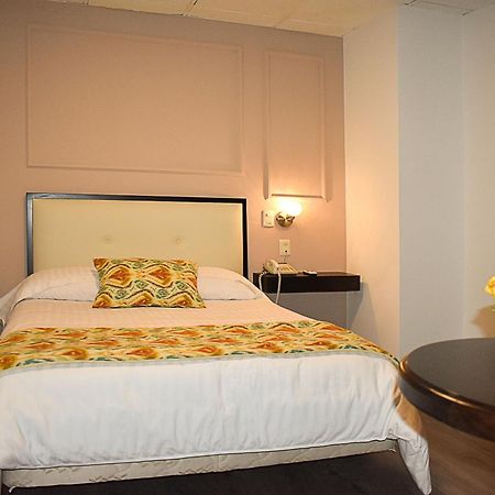 Hotel Italia กูเอ็งกา ภายนอก รูปภาพ